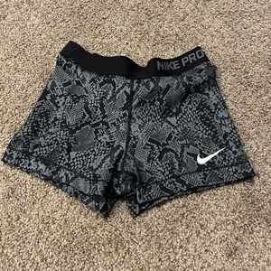 Nike Pro Women's Snakeskin Patterned Shorts